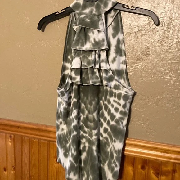 NWT Chaser Green and White Top - Picture 3 of 4